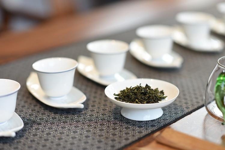 安溪铁观音 一盏香茗里的山水与匠心